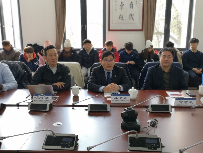 4.台湾师范大学运动与休闲皇冠院长季力康介绍皇冠情况.jpg